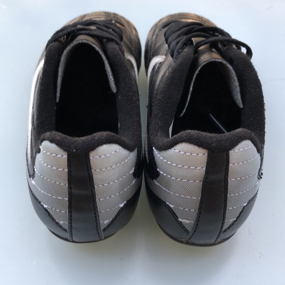 Nike soccer cleats size 12 - Picture 9 of 10